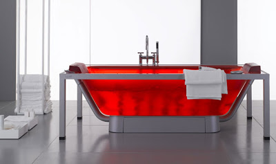 Read more about the article Lucite and Stainless Steel Luxury Tub: The Rossovivo