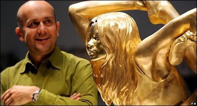 rtist Marc Quinn with "Kate" aka Siren.