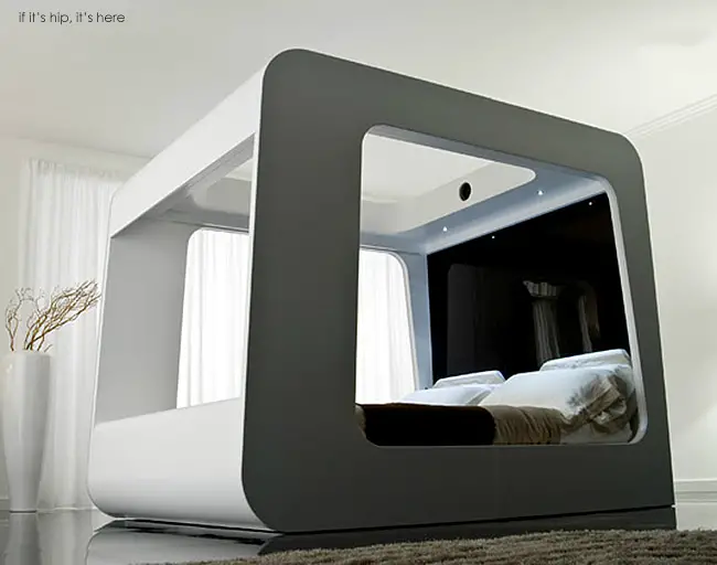 Read more about the article The Hi-Can. A High Fidelity Canopy Multimedia Bed.