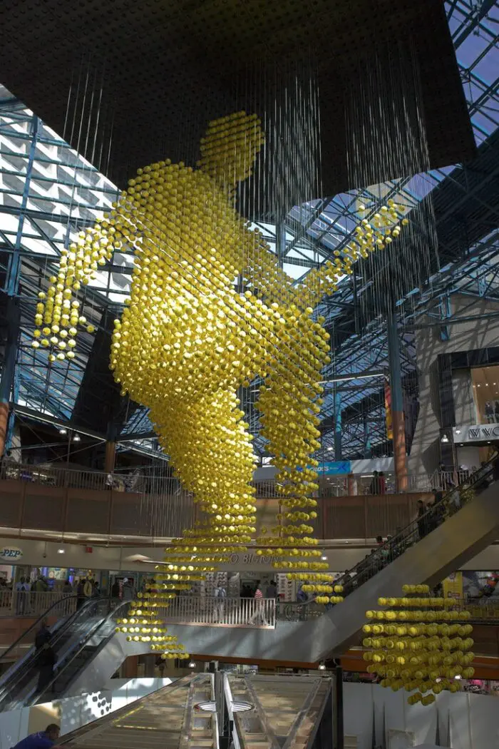 Read more about the article Nike Ballman Made of 3000 Soccer Balls For World Cup