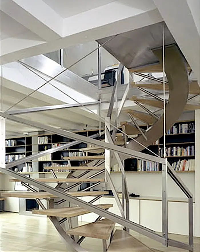 Read more about the article Modern Residence By Thomas Laurens de Bakker Centers Around Unusual Staircase.