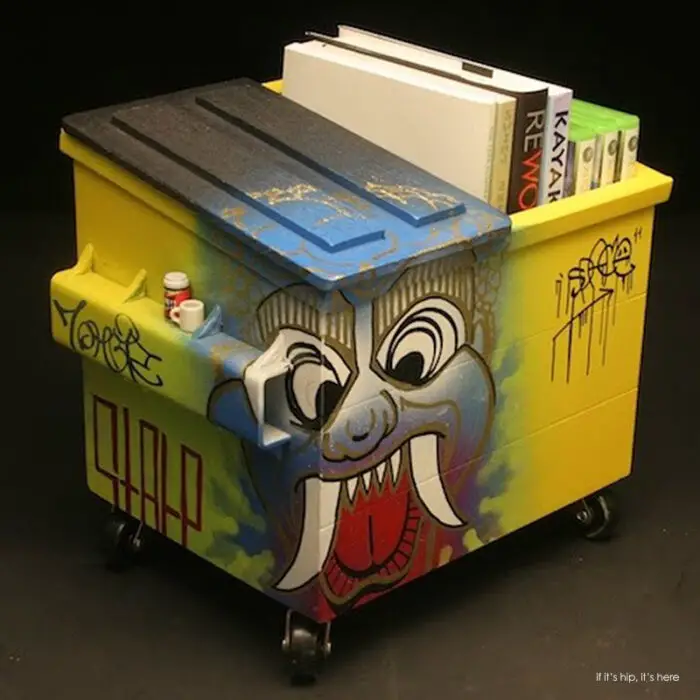 Read more about the article Graffiti Decorated Desktop Dumpsters By Steelplant.