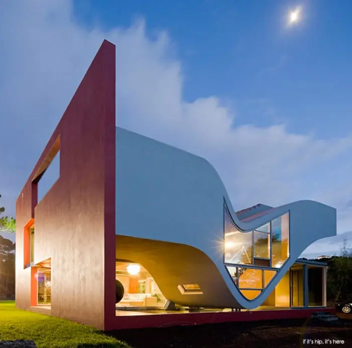 Read more about the article Modern Home On The Island of São Miguel by Portugal Architect Bernardo Rodrigues