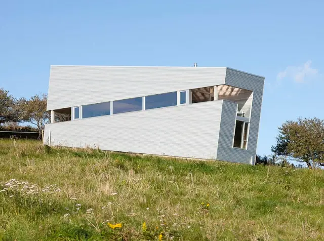 Read more about the article A Look Inside And Out Of The Incredible Rentable Sliding House In Nova Scotia.