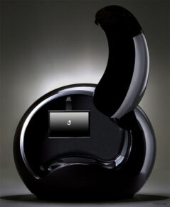 The Ovei Pod, A Personal Cocoon In Various Forms From Artist-Decorated to Gaming.