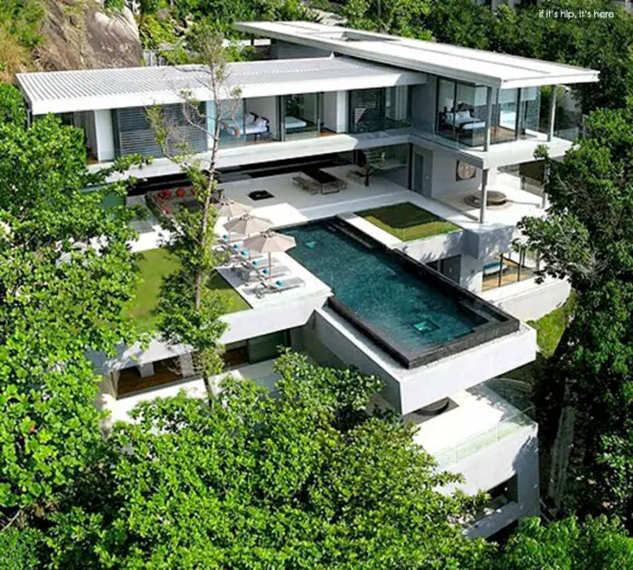 Read more about the article Villa Amanzi, A Modern Cantilevered Villa on Phuket’s Coast Available To Rent.