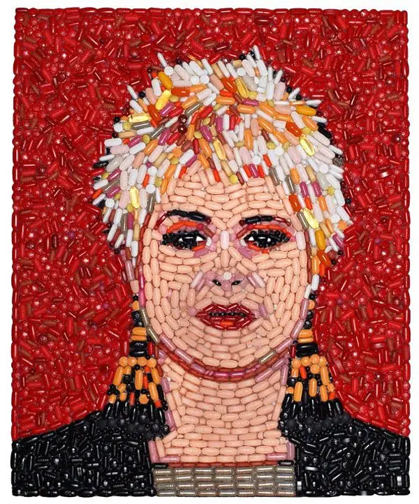 kelly osbourne pill portrait