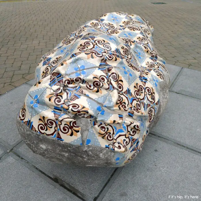 Read more about the article Portugese Artist Dalila Gonçalves Melds Her Native Country’s Tiles With Boulders