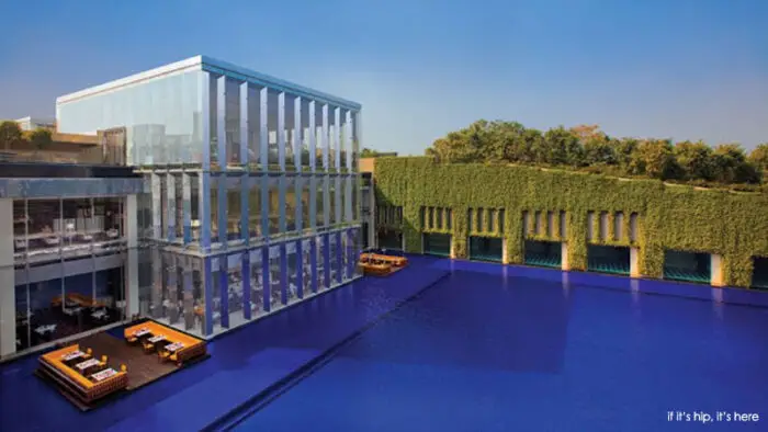 Read more about the article New Modern Luxury Hotel in India Boasts An Enormous Pool and A Living Wall. The Oberoi Gurgaon.