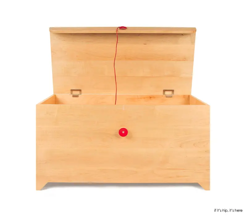 Field Day Envelope Chest