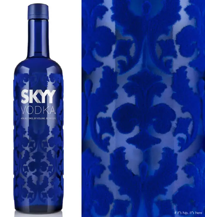 Read more about the article SKYY Vodka and amfAR Create Special Limited Edition Velvet Flocked Bottle For The Holiday.