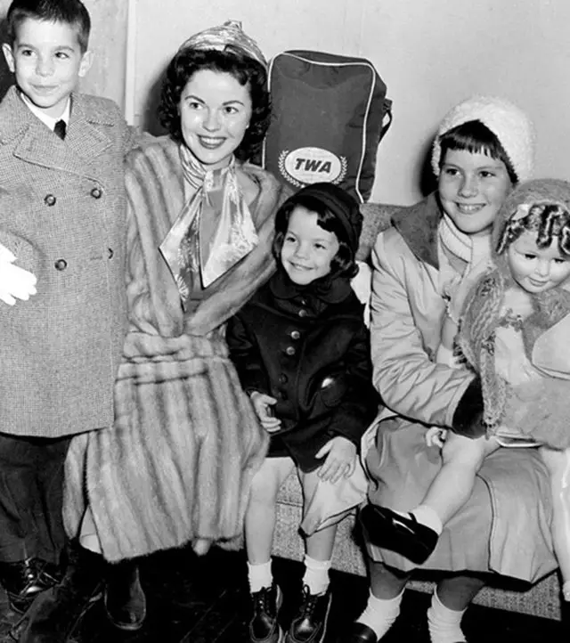 Shirley Temple and kids in 1959