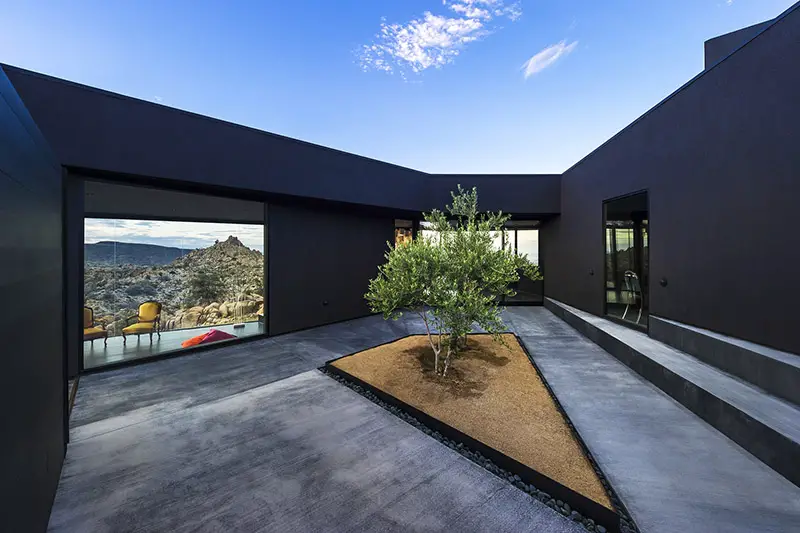 mojave desert the black house