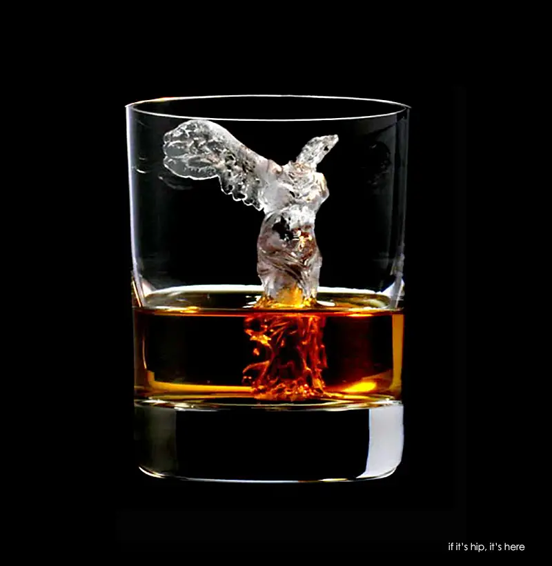 suntory Winged Victory in ice