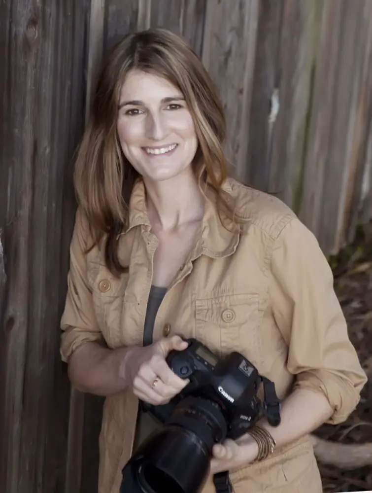 Photo of wildlife photographer Suzi Eszterhas Photo by Kari Raaen Odell