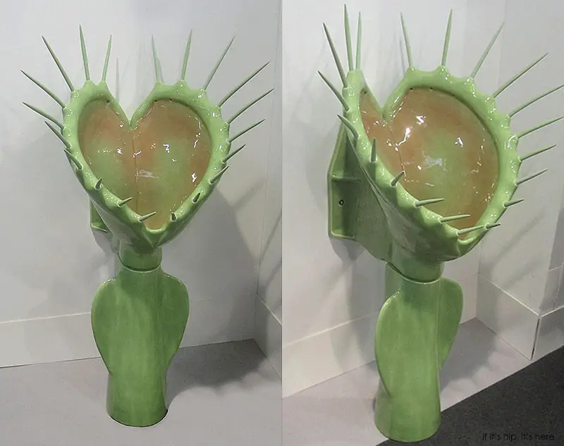 Venus fly trap urinal