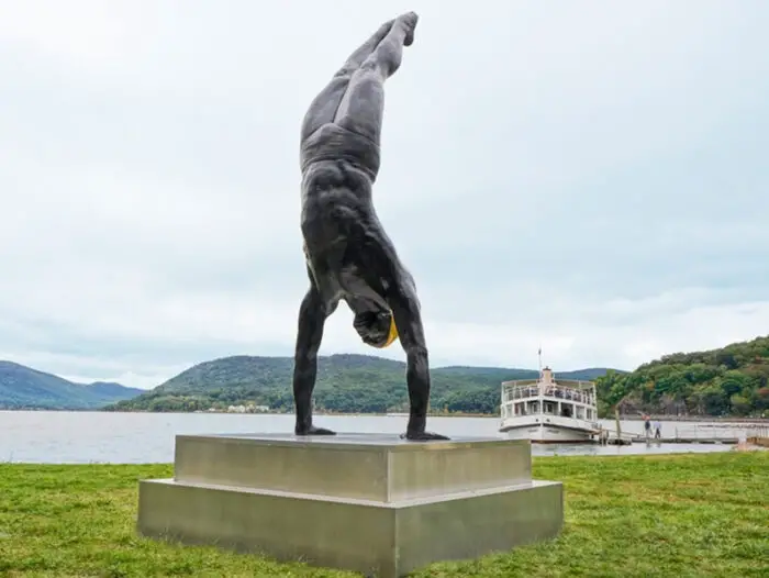 Bronze sculpture of diver