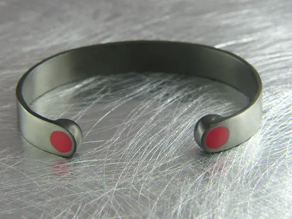 red dot bracelet