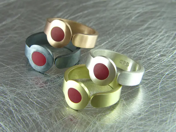 red dot rings