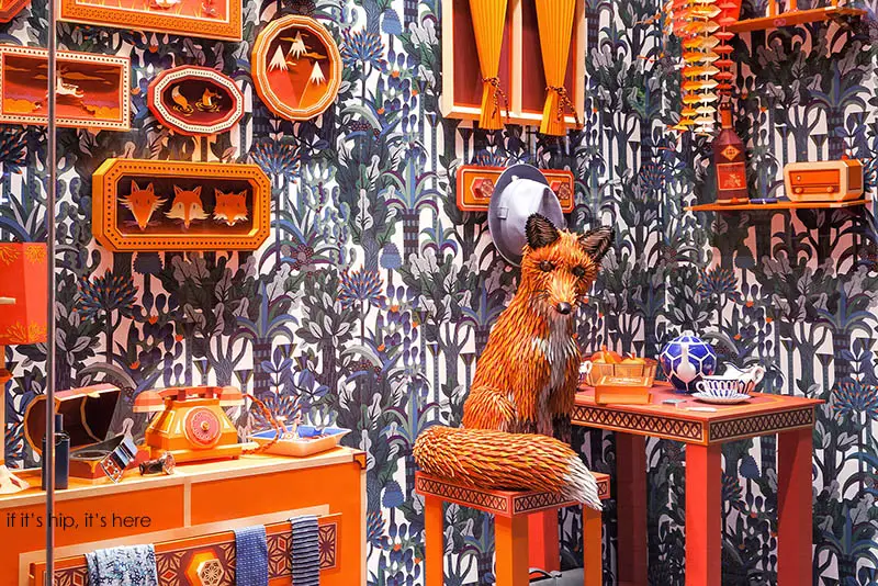 foxes den window display hermes13 IIHIH