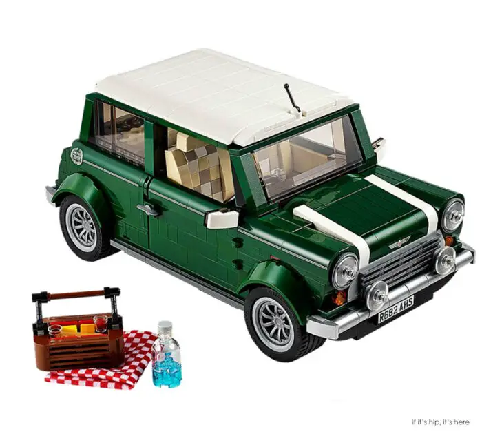 Read more about the article LEGO MINI Cooper Mark VII, A Replica Vintage Classic Mini in 1077 pieces.