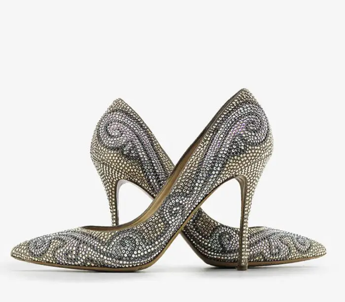 Nicholas Kirkwood's pumps made of suede Swarovski crystals