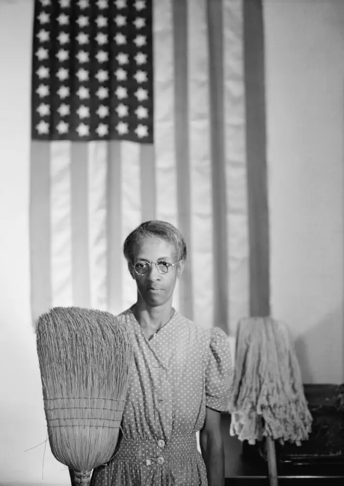 original Gordon_Parks_-_American_Gothic