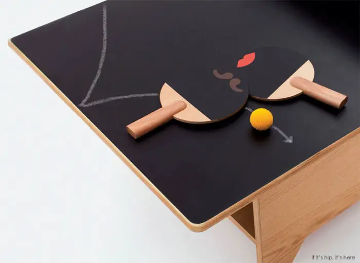 ping pong table and paddles IIHIH
