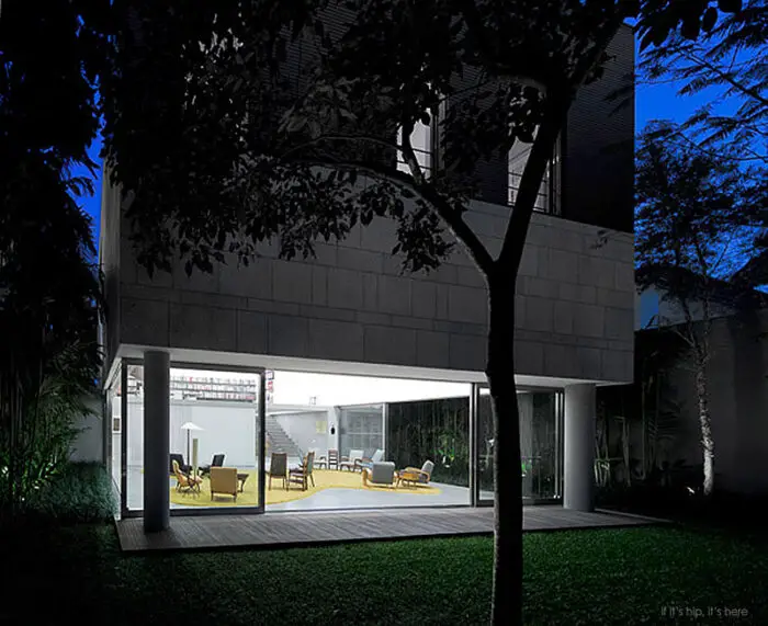 Casa Cubo at night brazil