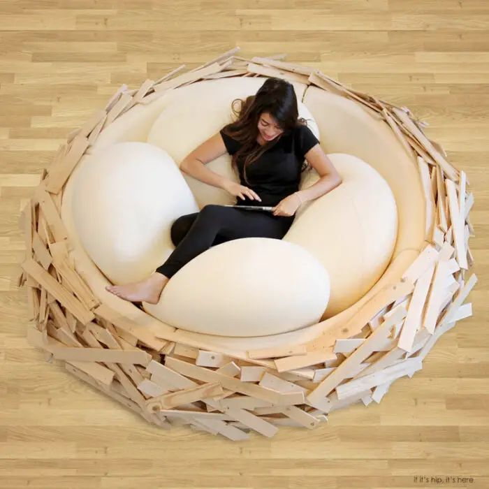 Read more about the article The Giant Birdsnest Bed Evolves Into A Formidable Piece of Furniture.