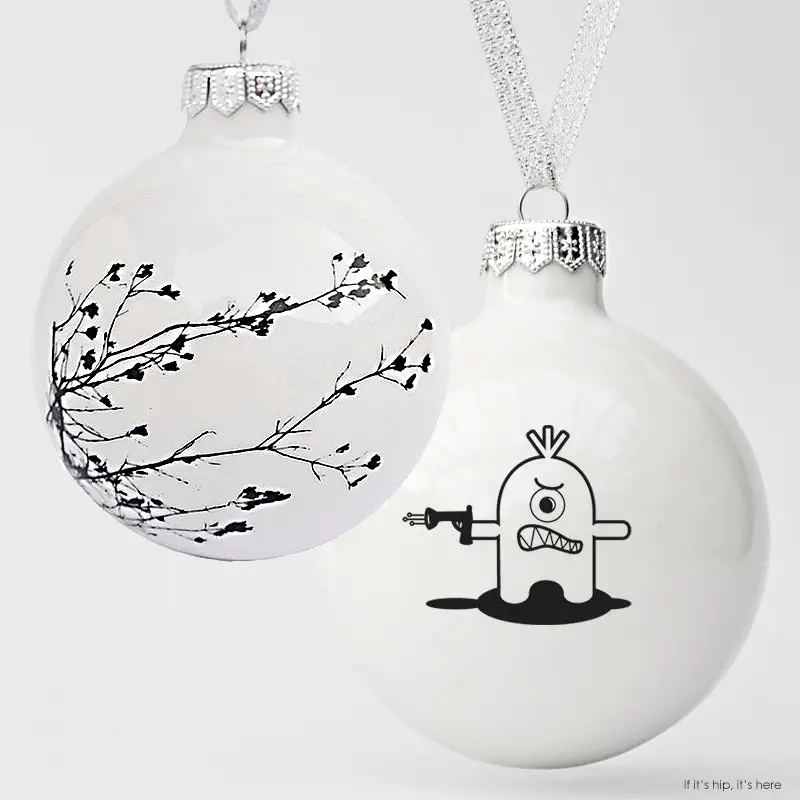 Read more about the article Modern Porcelain Christmas Ornaments For a Truly White Christmas.