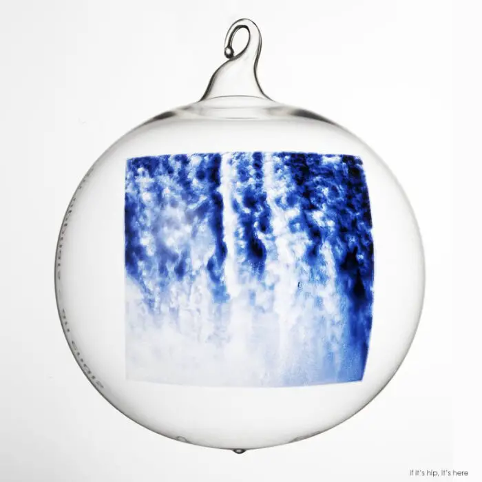 ruri-eggert-petursson-ragnar-kjartansson-the-icela-globe-of-goodwill-christmas-ornaments IIHIH