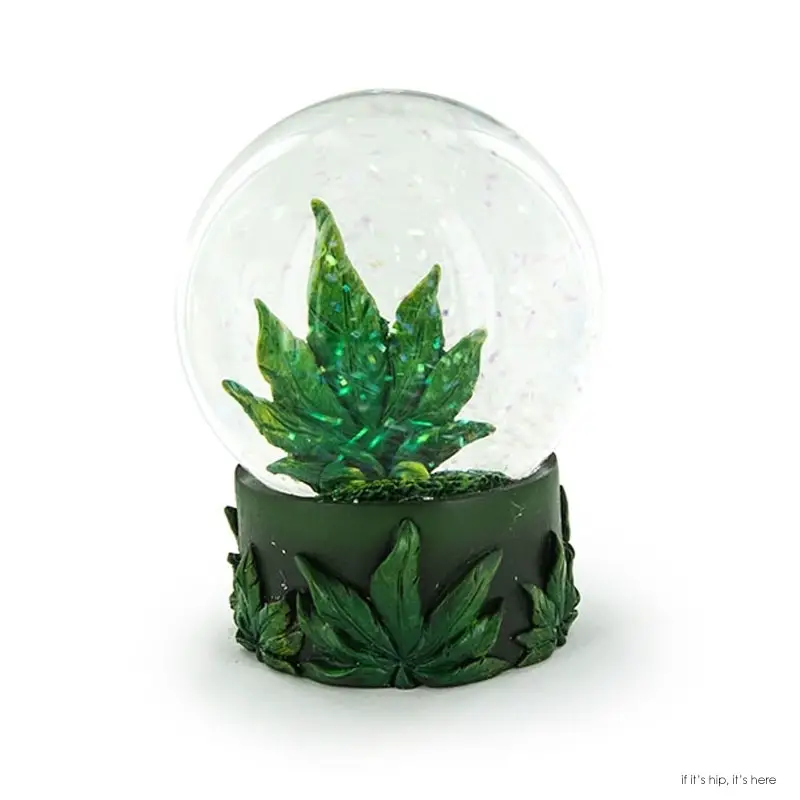 snow-globe-cannabis-leaf IIHIH