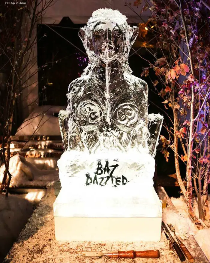 the ice sculpture IIHIH