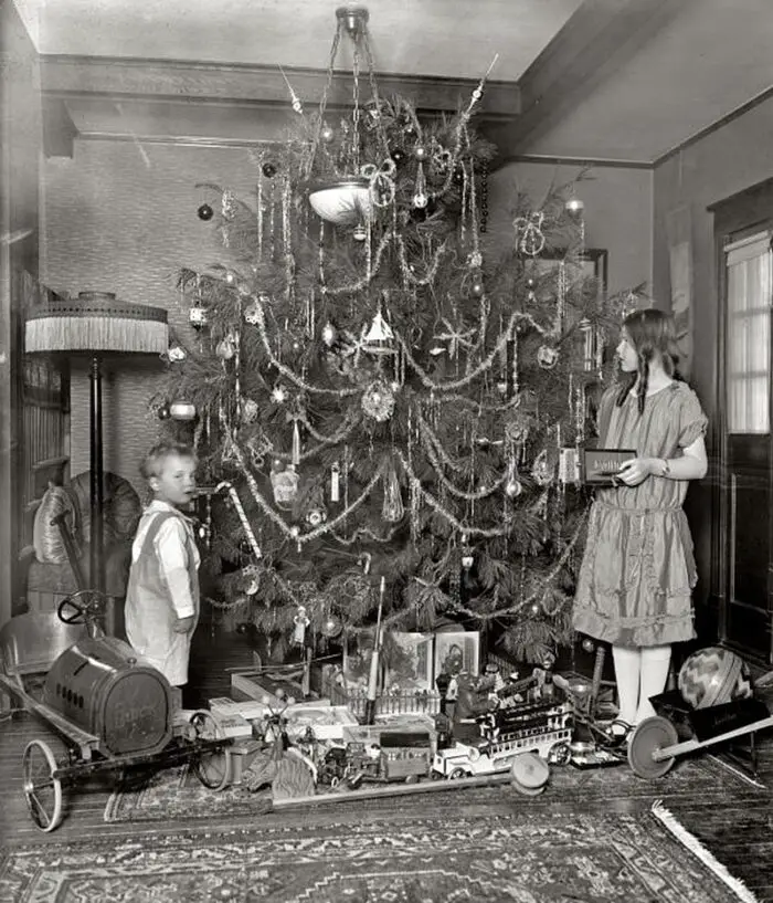A Very Buick Christmas Washington, D.C., circa 1920