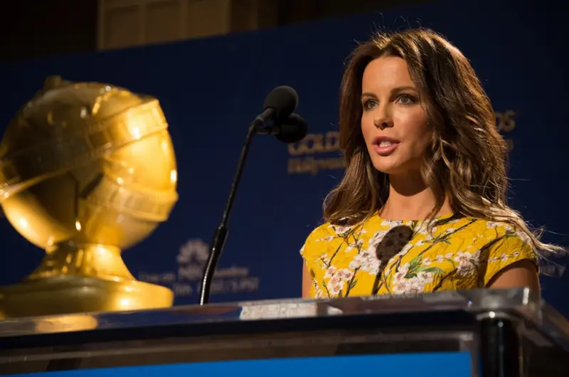 kate beckensdale reads golden globe nomineees
