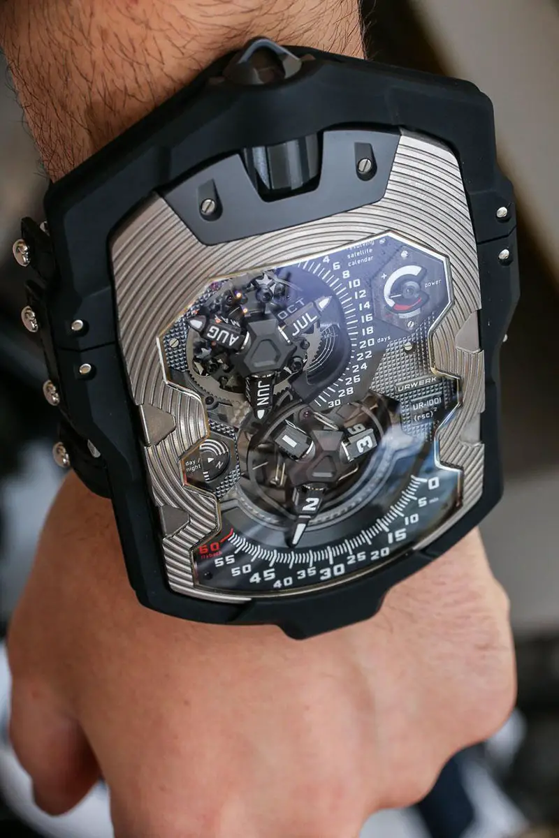 Urwerk-UR-1001-Titan-pocket-watch-bracelet-2