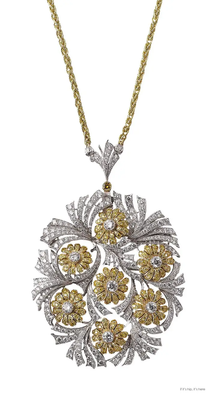 Buccellati diamond pendant