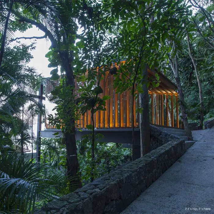 Residencial Capela Joá A Chapel on Stilts