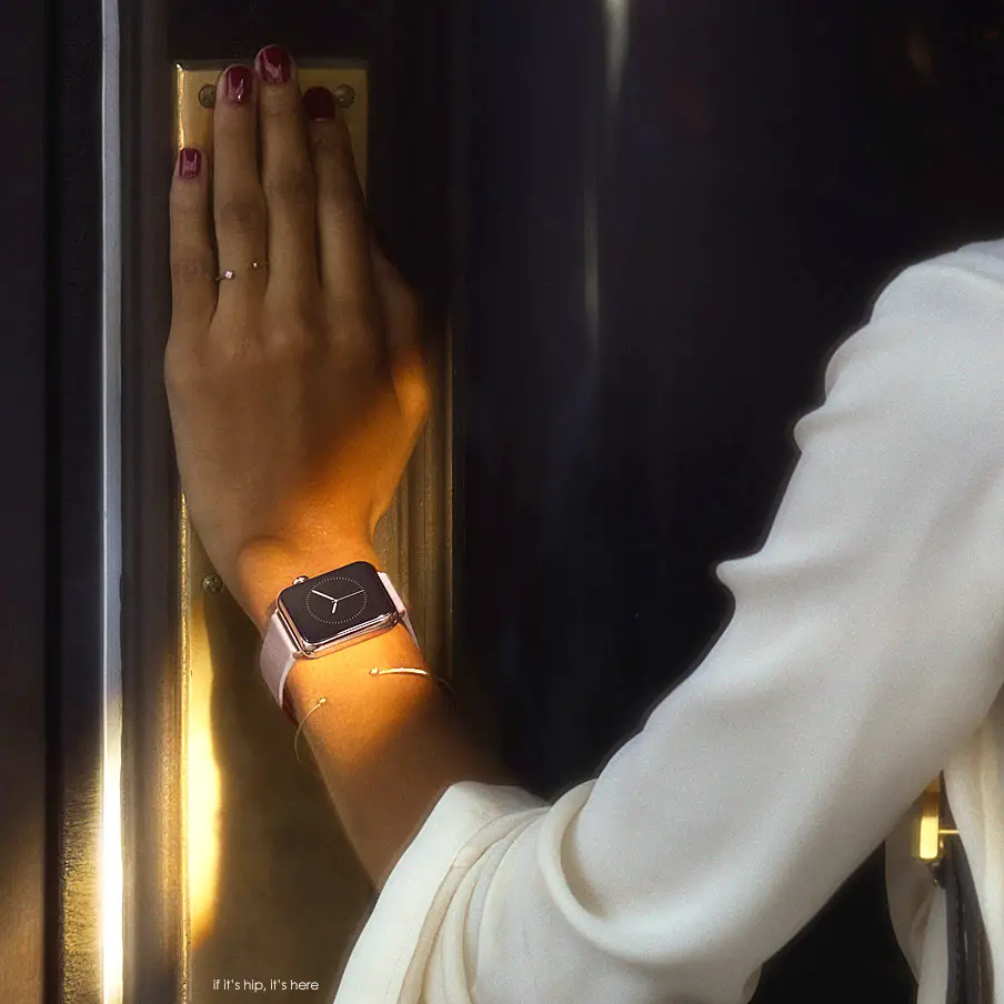 rose grey apple watch on arm IIHIH