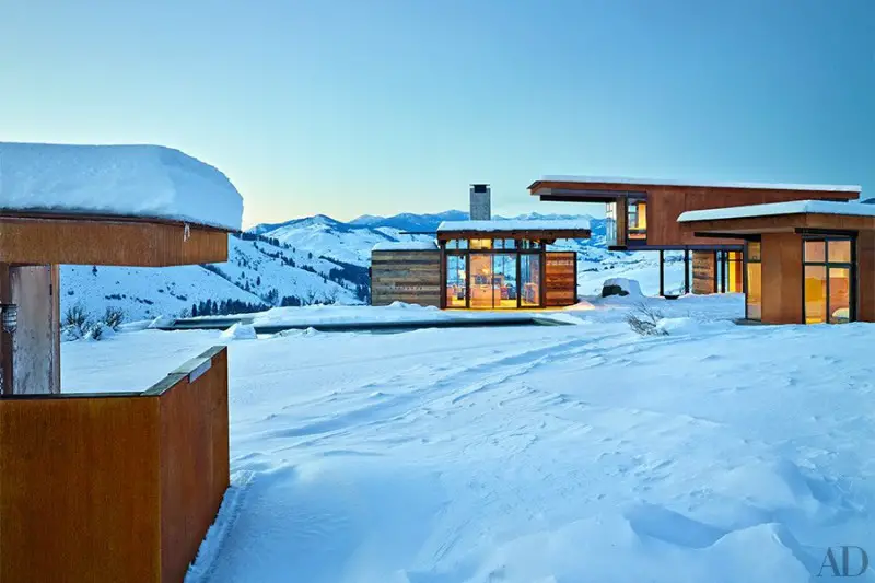 olson-kundig-architects-achison-cascade-mountain-home-02-exterior-wm