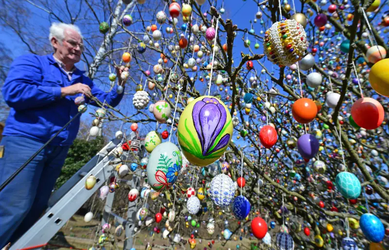 easter egg tree