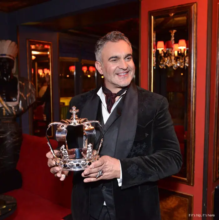 Bullard with crown at Christofle dinner2 IIHIH