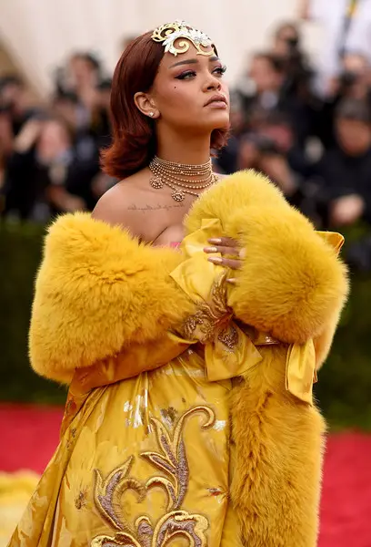 Rihanna in Guo Pei met gala 2015 2