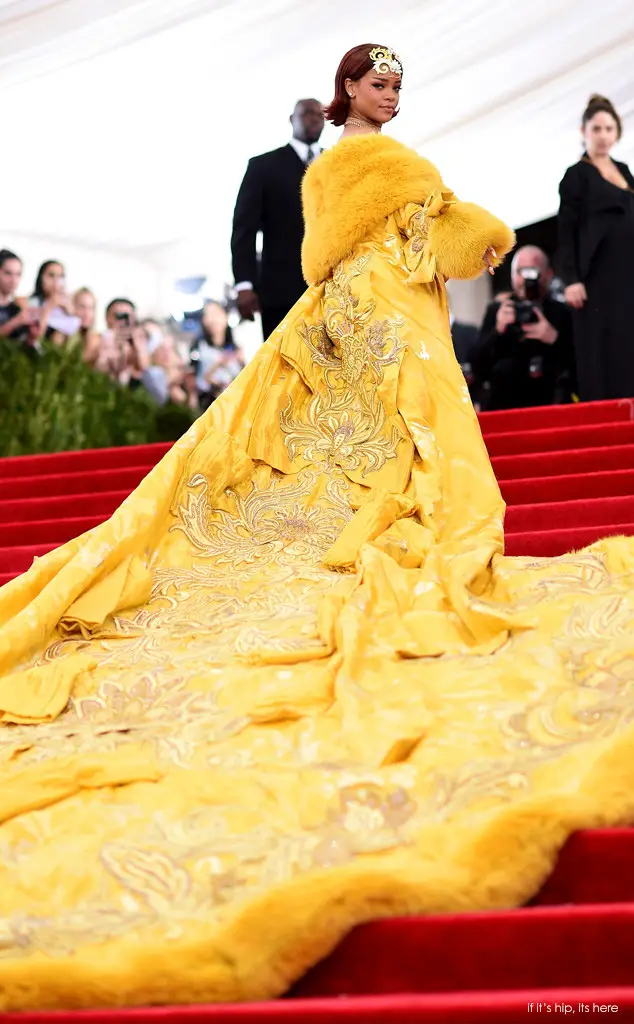 Rihanna in Guo Pei met gala 20153