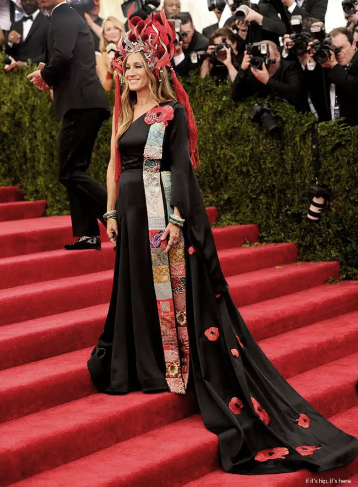 SJP met gala train on stairs