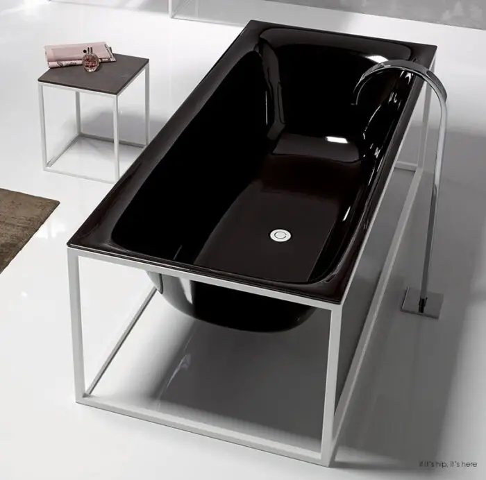 tub black and silver IIHIH