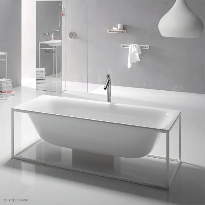 tub white and white IIHIH