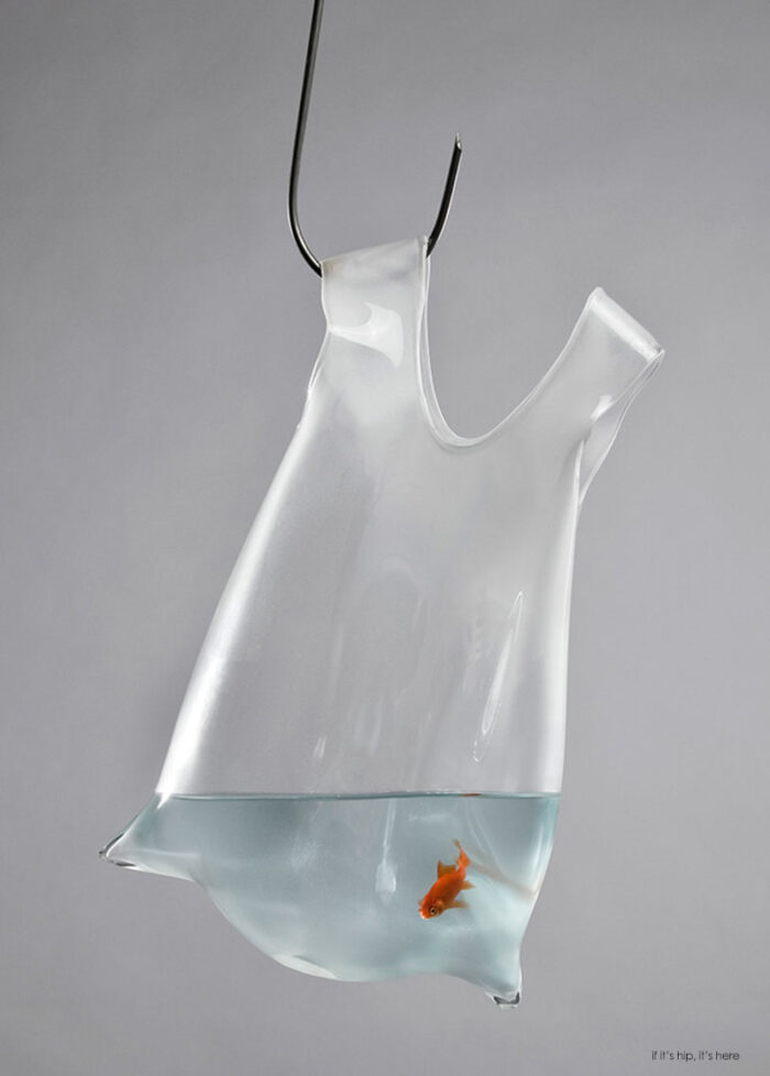 Read more about the article Beautiful Bags of Blown Glass by Anne Donzé and Vincent Chagnon.