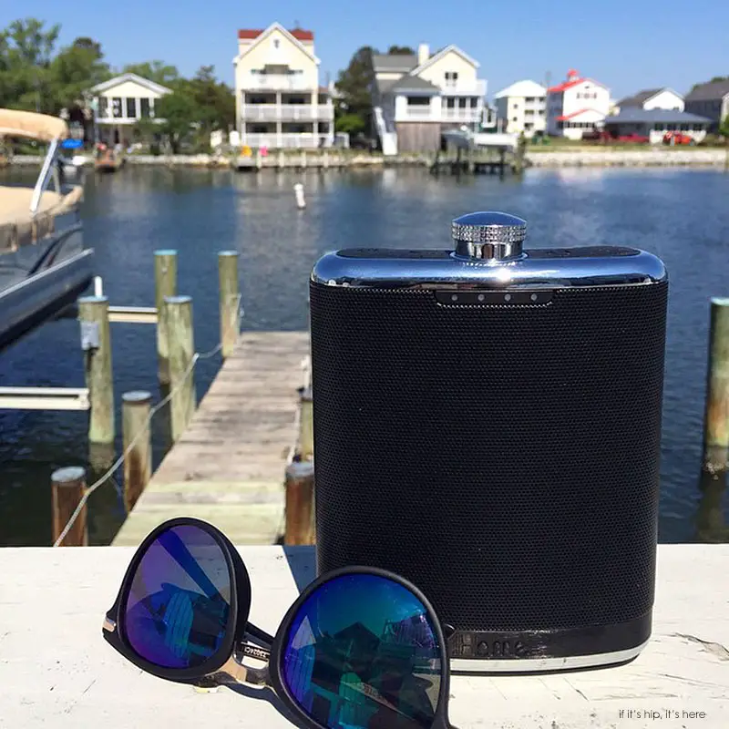 soundflask on dock IIHIH